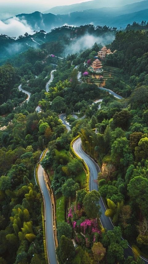 位于河北省迁安市蔡园镇灵山村西五峰山下的灵山景区