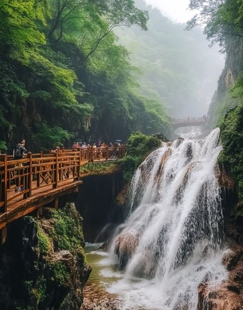 陕西山阳月亮洞旅游攻略 山阳月亮洞景区必玩景点推荐