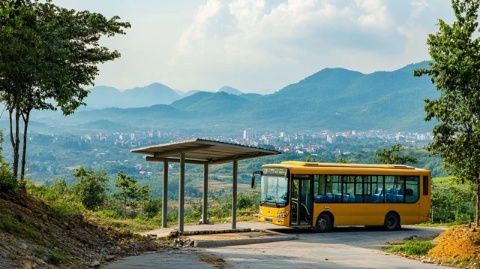 老君山游玩攻略:自驾停车、一级索道+二级索道+电梯、十里画屏、金顶、下山路线、准备物品等注意事项。