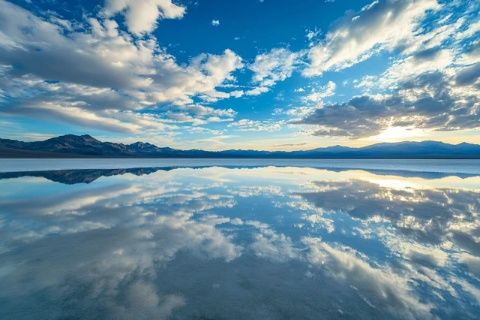 青海盐湖旅游攻略：揭秘茶卡“天空之镜”与周边美景