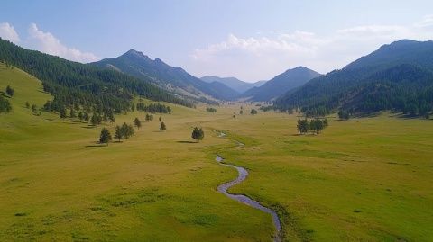 新疆旅游攻略：如何避免对天山和大草原期望过高？