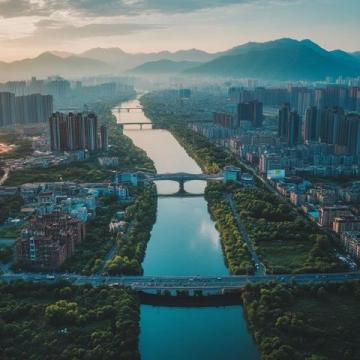 南宁头条假期外出旅游，而如果不想舟车劳顿，来一场城市周边游，也是不错的选择