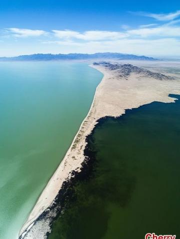 辽宁盘锦红海滩国家风景廊道：5A级湿地生态旅游胜地