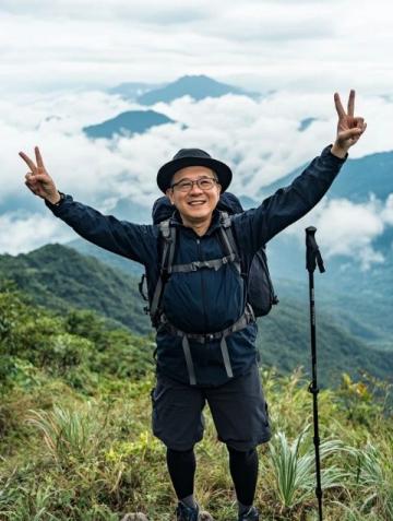 昨天与四位同事决定去爬东莞第一峰的谢岗银瓶山，遗补上个星期六走错景区的遗憾